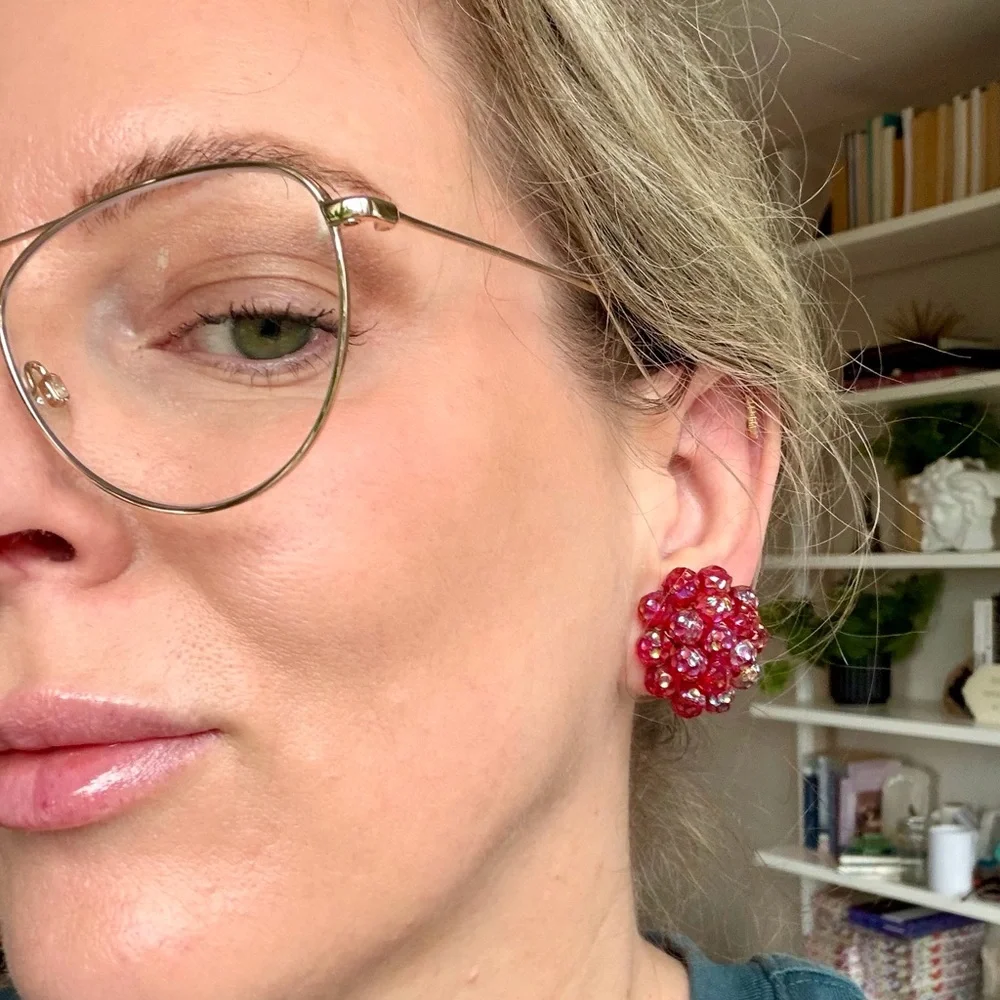 SOLD 🩷SCHIAPARELLI 1950s Iridescent Pink Earrings - Picture 5 of 5